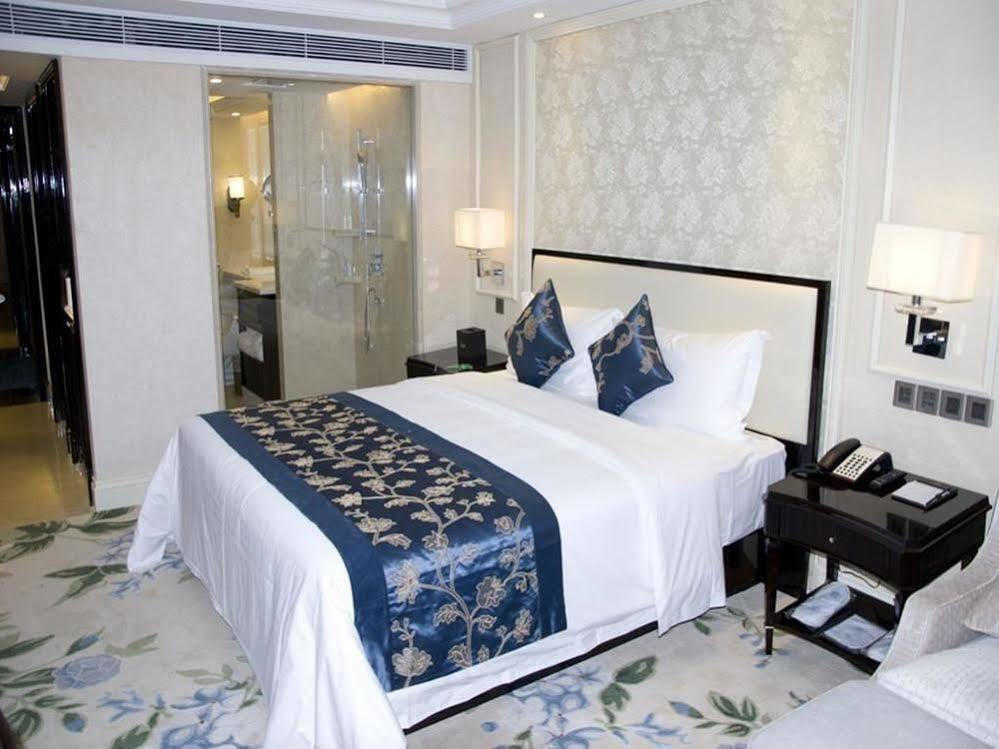 Century Palace Hotel Хойчжоу Экстерьер фото